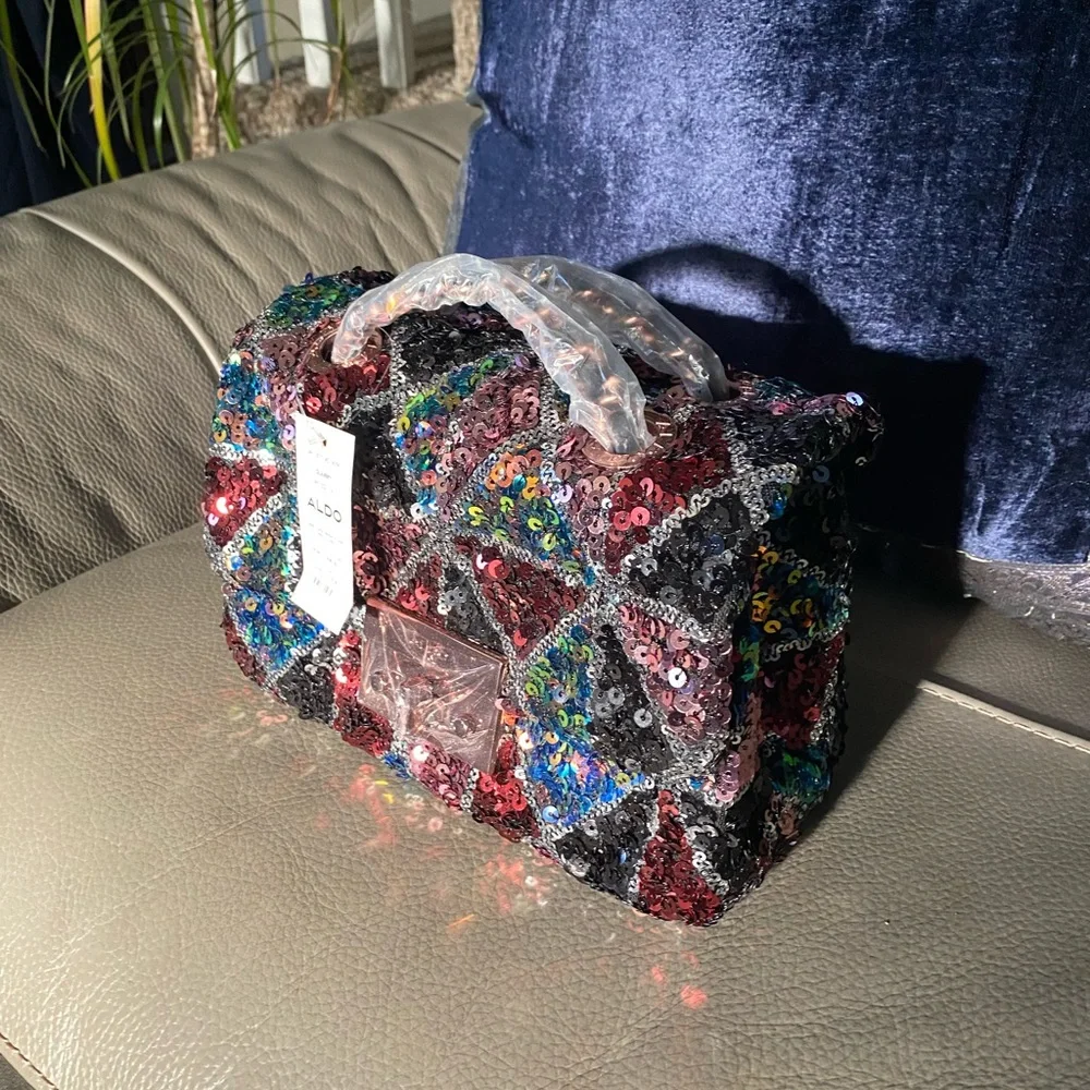 Aldo(small hand clutch)Strap Drop Length:23''Height:5.5'' Width: 8'' Depth: 3.5' - Picture 6 of 6